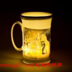個性禮品 七彩發光骨瓷杯定制