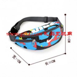 耐克腰包 的士司機(jī)收錢包