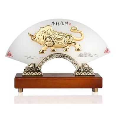 牛轉乾坤琉璃玉擺件